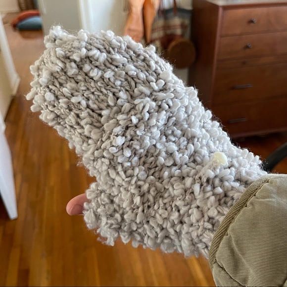 Foldover Knit Mittens - Picture 3 of 3
